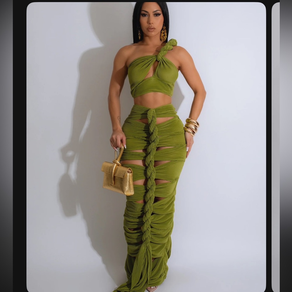 Two green skirt set
